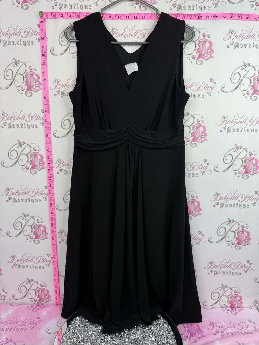 Jessica dress cinch draping details Black Sleeveless V-Neck Midi Dress